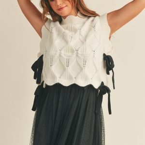 Scallops edges and side tie detail soft sweater vest in WHITE and BLACK